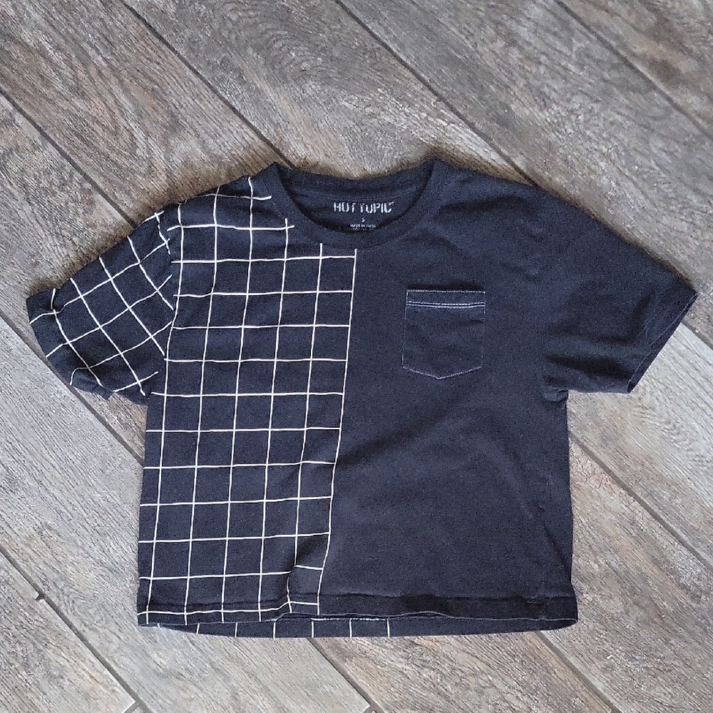 Hot Topic Black and White Grid T-Shirt